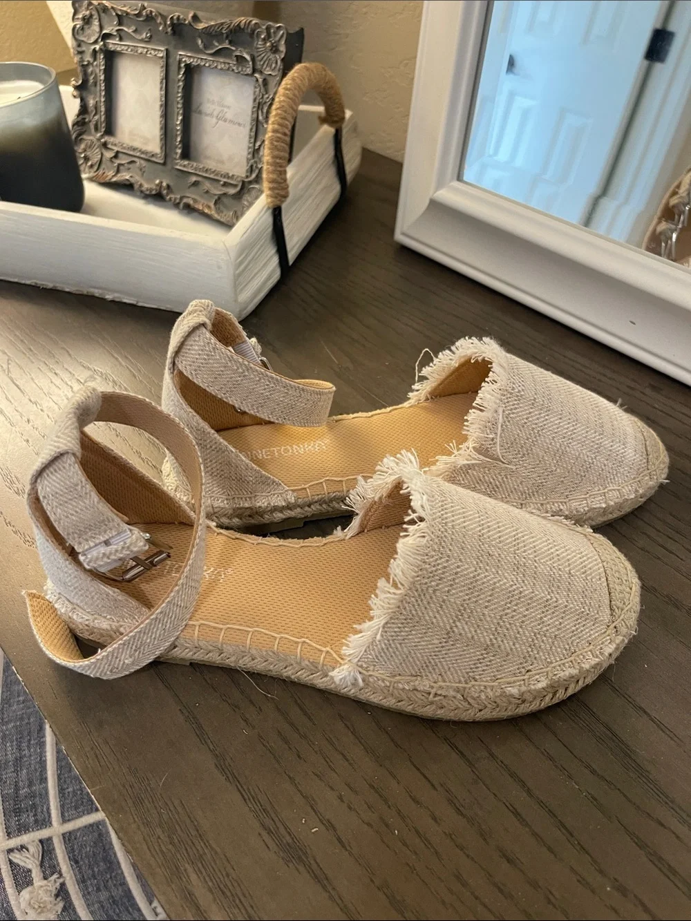 Minnetonka Women's Beige Espadrille Wedge Sandals size 6